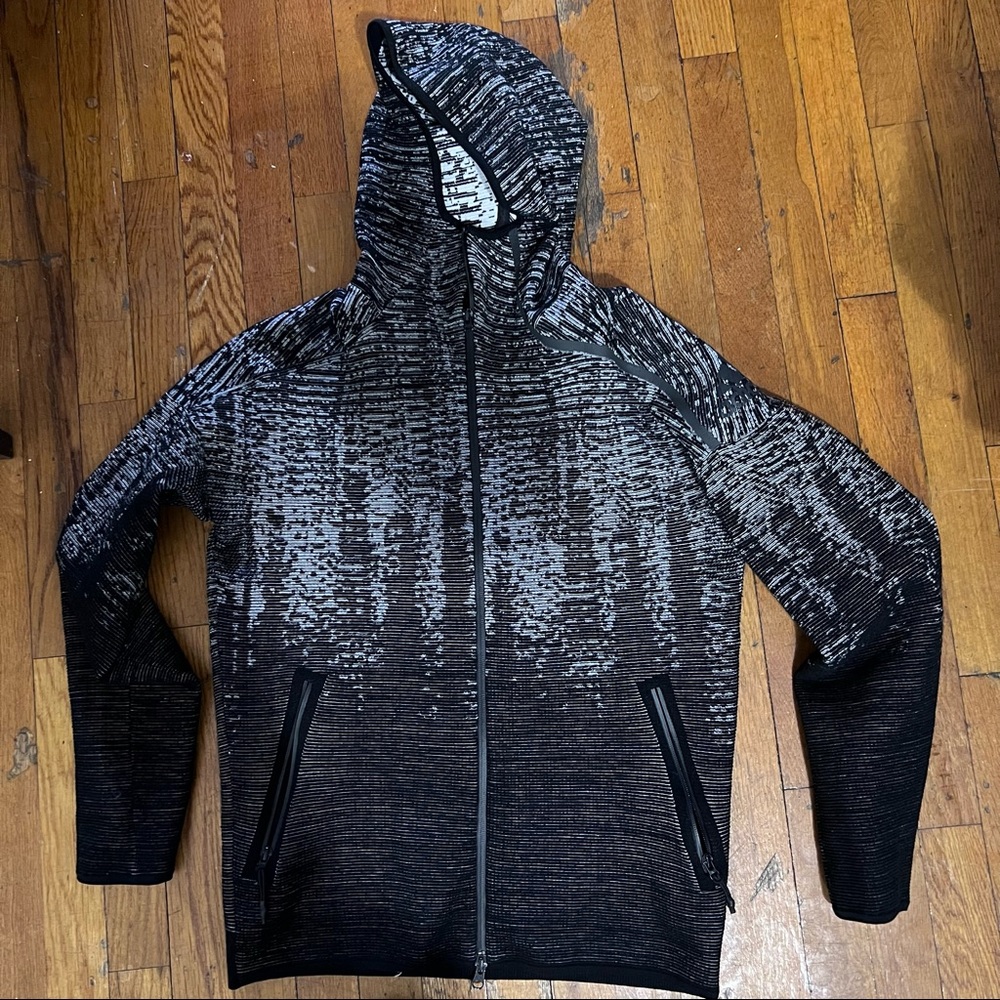 Adidas sports sweater. Men medium.